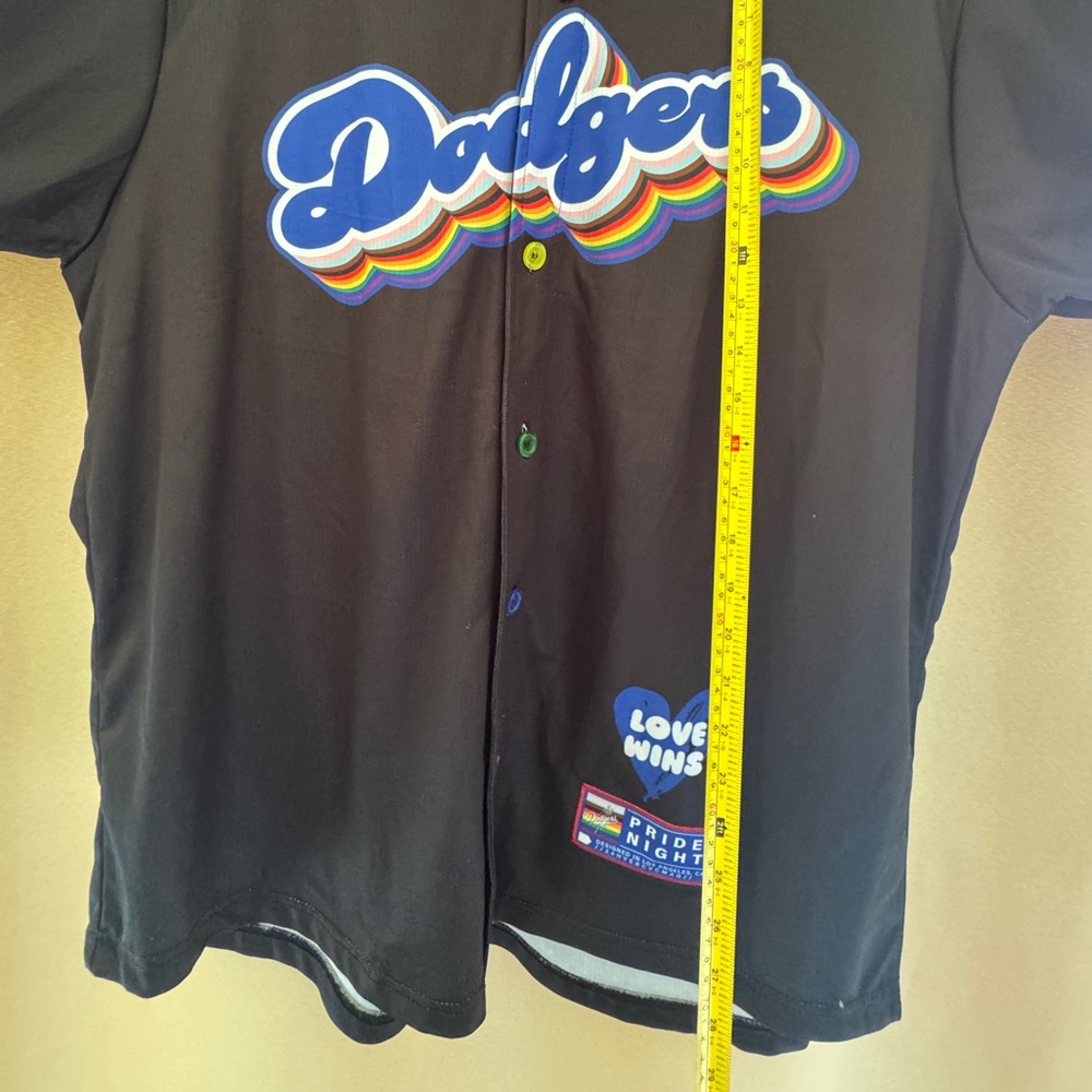 Los Angeles Dodgers Pride Night Jersey - Black with Rainbow Accents - Picture 5 of 6